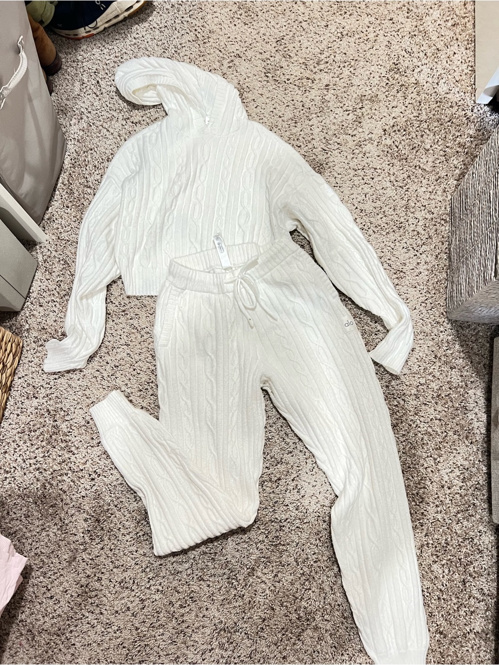 ALO Yoga Cream Cable-Knit Joggers